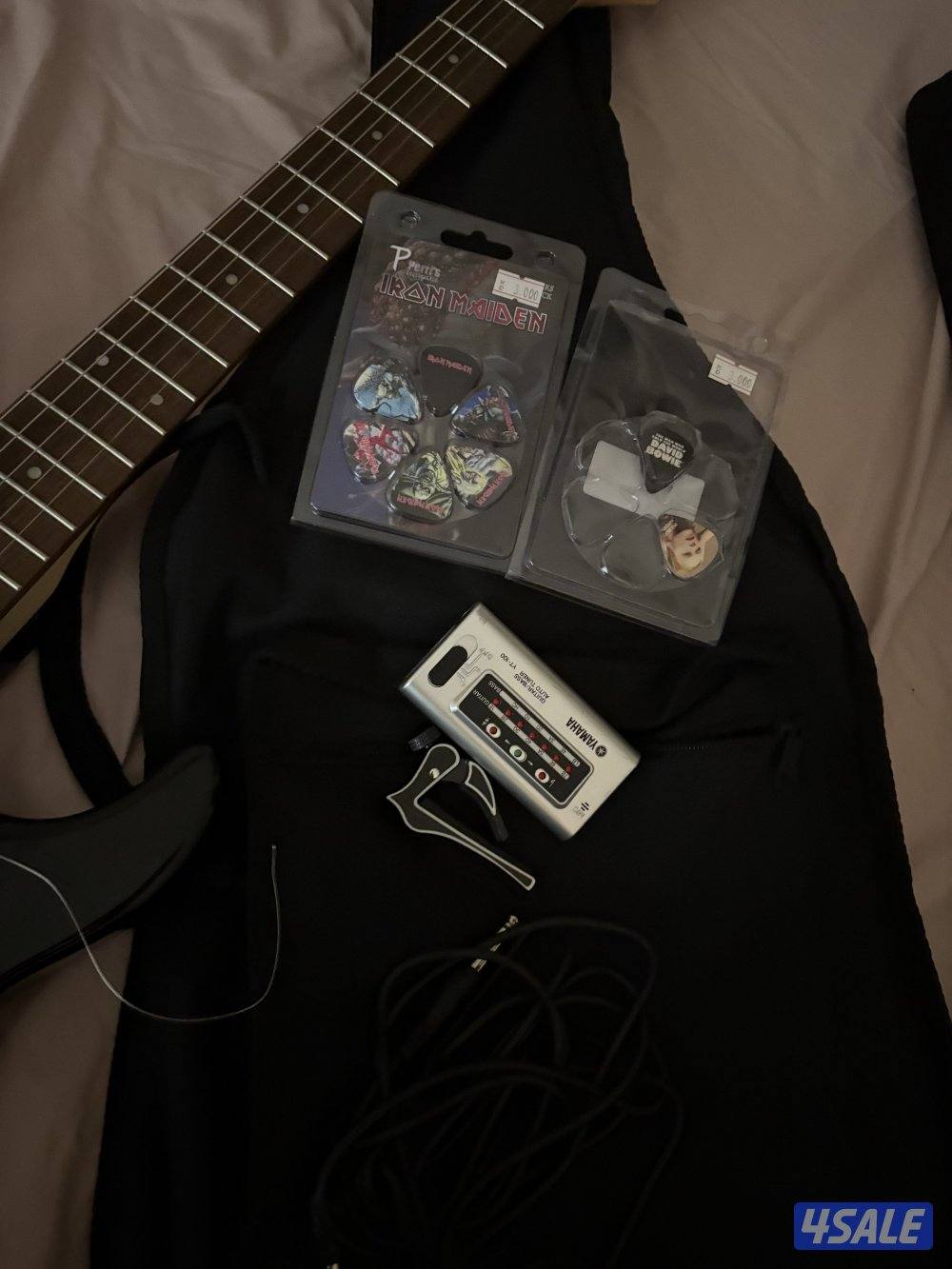 جيتار كهربائي وجيتار كلاسيك بعرض لا يطوف 🎸4