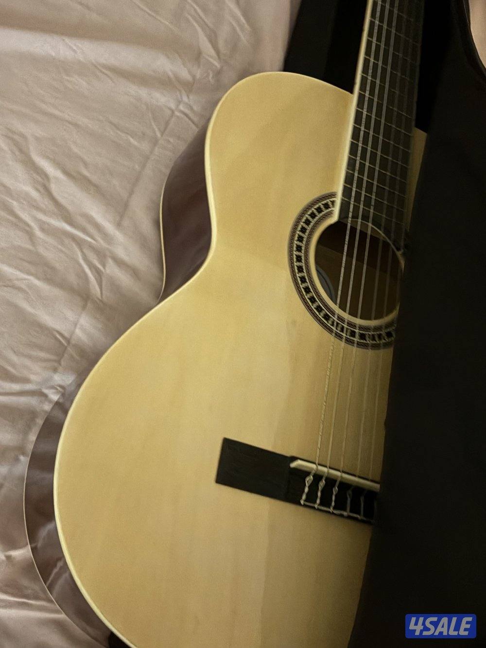 جيتار كهربائي وجيتار كلاسيك بعرض لا يطوف 🎸5