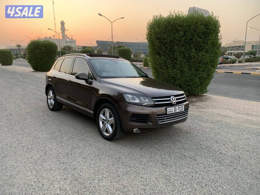 للبيع فولكس واجن طوارق موديل 2013 كامل المواصفات ماشي١٦٥ الف فقط2