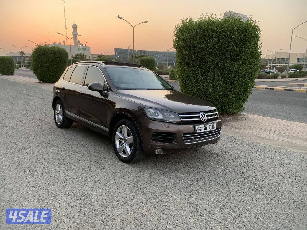 للبيع فولكس واجن طوارق موديل 2013 كامل المواصفات ماشي١٦٥ الف فقط5