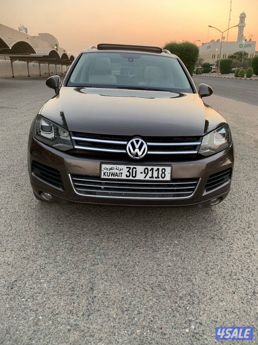 للبيع فولكس واجن طوارق موديل 2013 كامل المواصفات ماشي١٦٥ الف فقط6