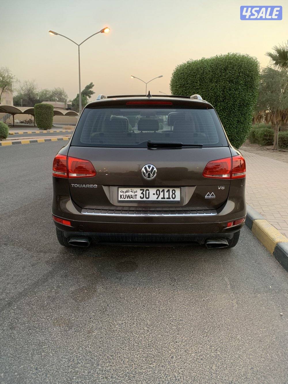 للبيع فولكس واجن طوارق موديل 2013 كامل المواصفات ماشي١٦٥ الف فقط14