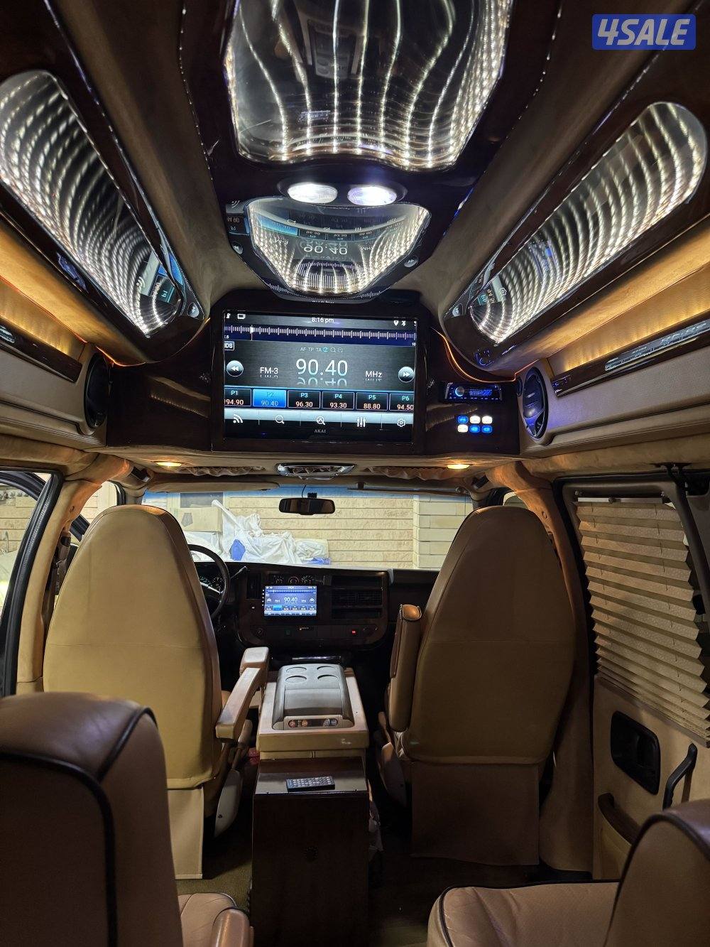 للبيع فان اللون اسود20134