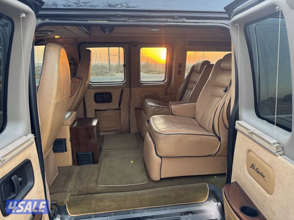 للبيع فان اللون اسود20135