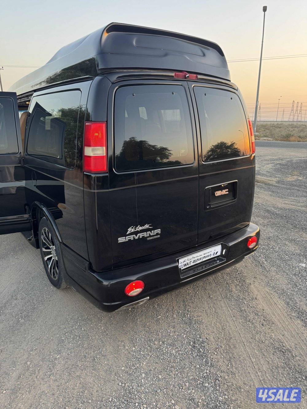 للبيع فان اللون اسود20139