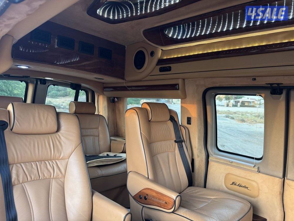 للبيع فان اللون اسود201313