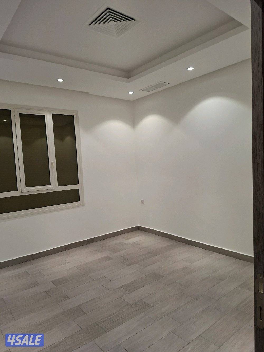 للايجار شقة بجنوب عبدالله المبارك لمعاريس أو اسرة صغيرة للجادين فقط2