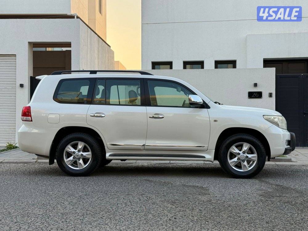 لاند كروزر VX-R3