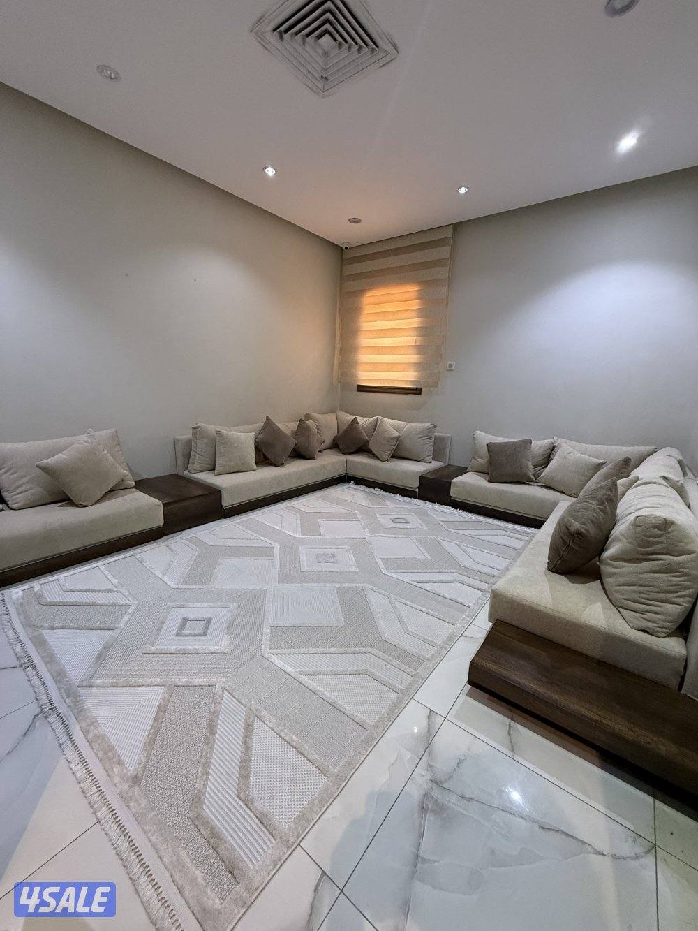 جلسه ارضيه من كاكولي استعمال شهر0