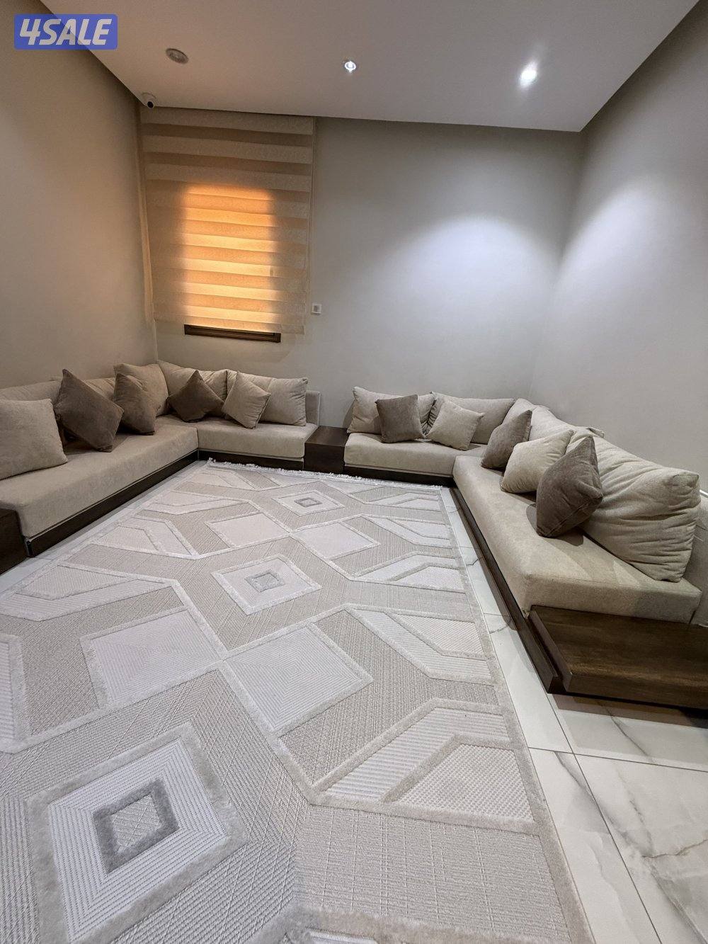 جلسه ارضيه من كاكولي استعمال شهر1