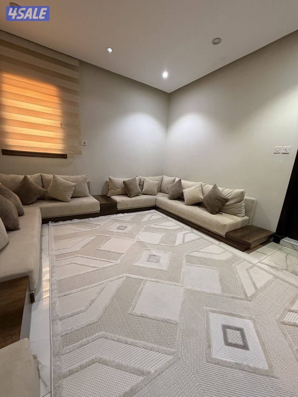 جلسه ارضيه من كاكولي استعمال شهر3