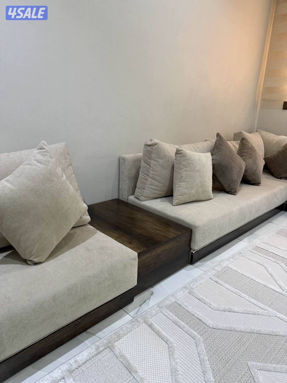 جلسه ارضيه من كاكولي استعمال شهر5