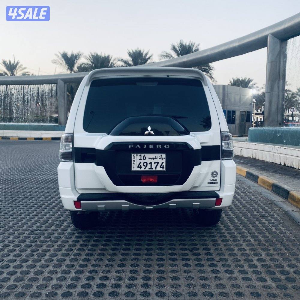 للبيع باجيرو / صبغ وكالة / موديل 2019 / مكينة صغيرة3