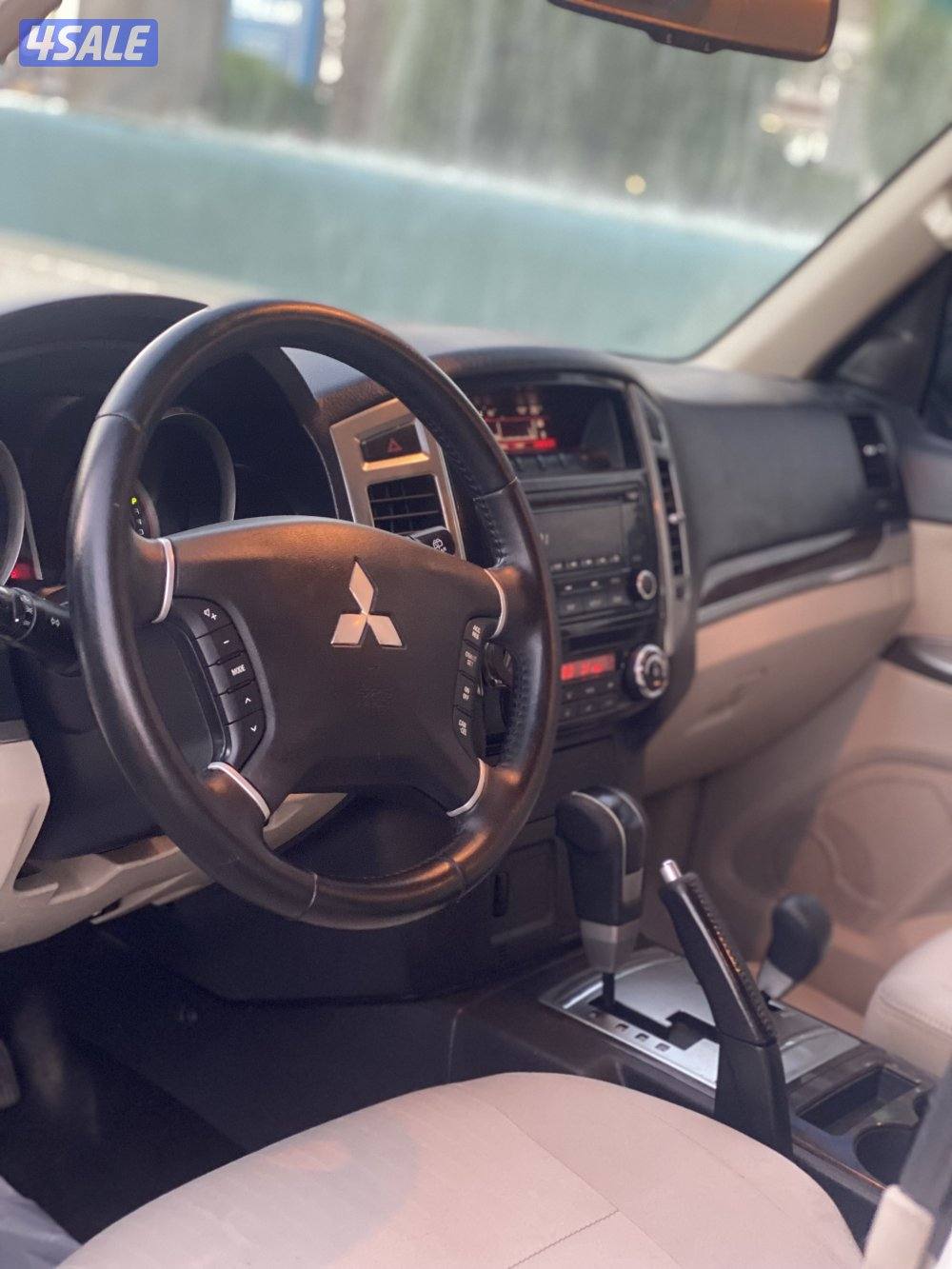 للبيع باجيرو / صبغ وكالة / موديل 2019 / مكينة صغيرة8