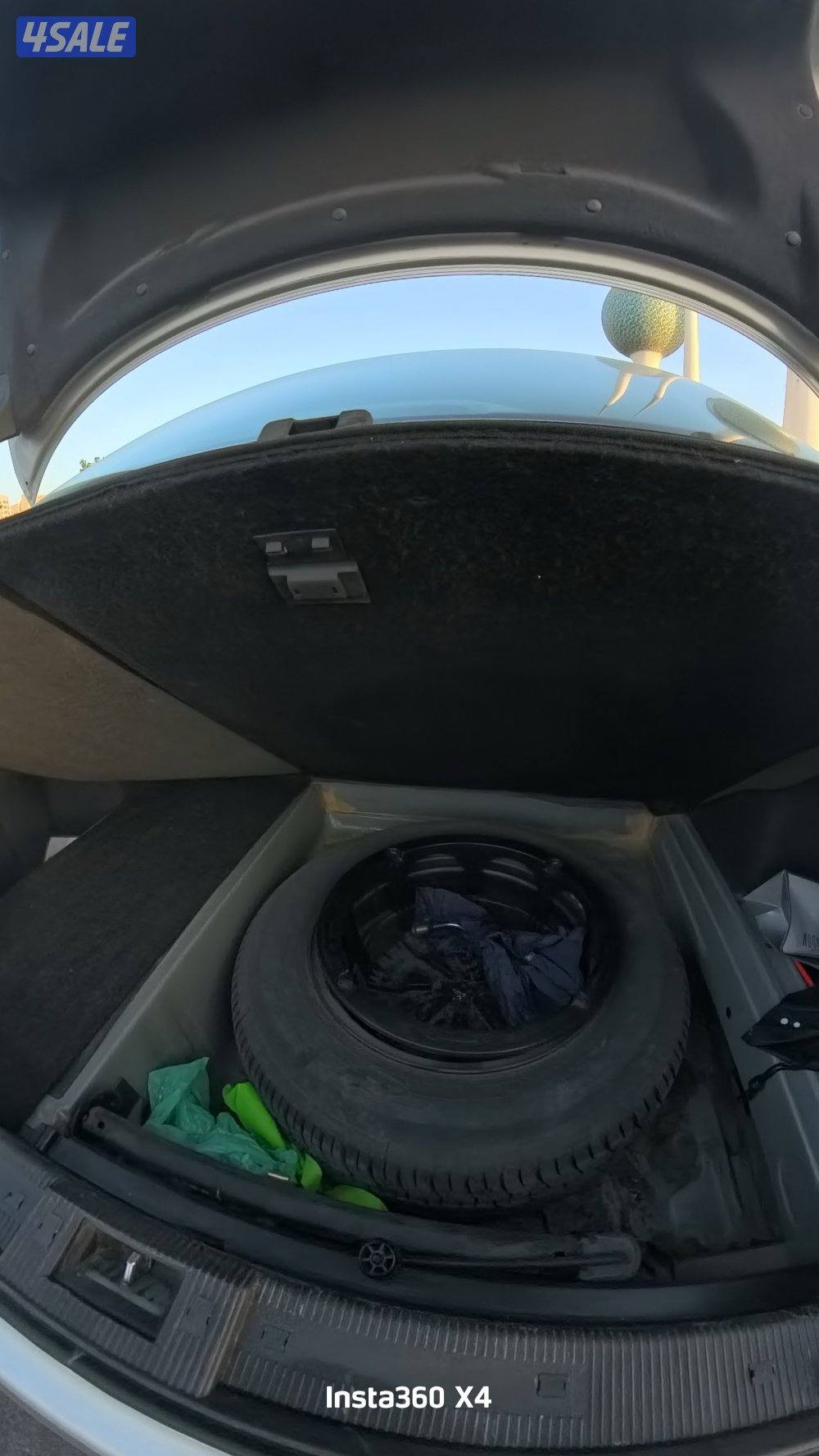 Mercedes-Benz E240 (Classic) – 20029