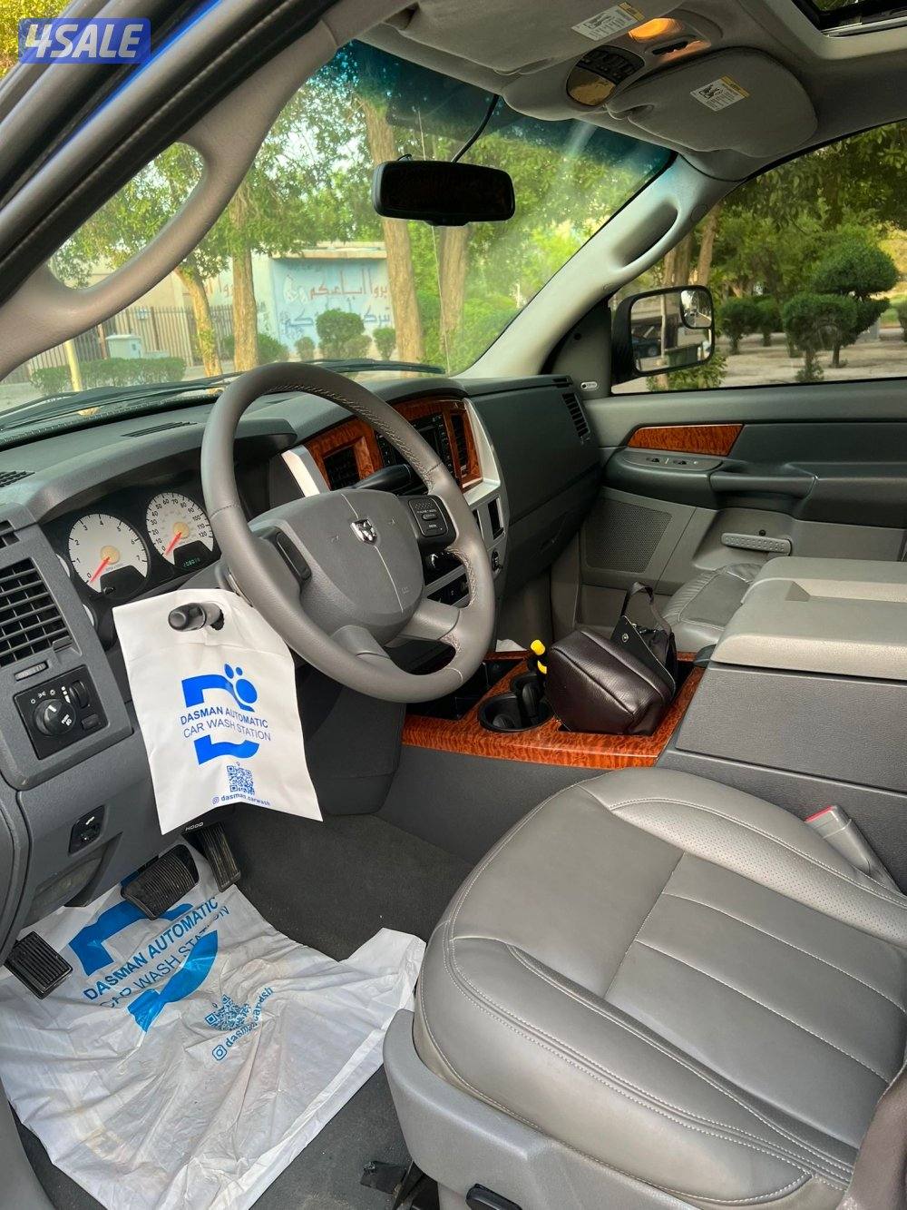 للبيع دودج رام الفل دبل قير فتحه جلد شاشه رنق كروم زينون نظيف منفوظ1