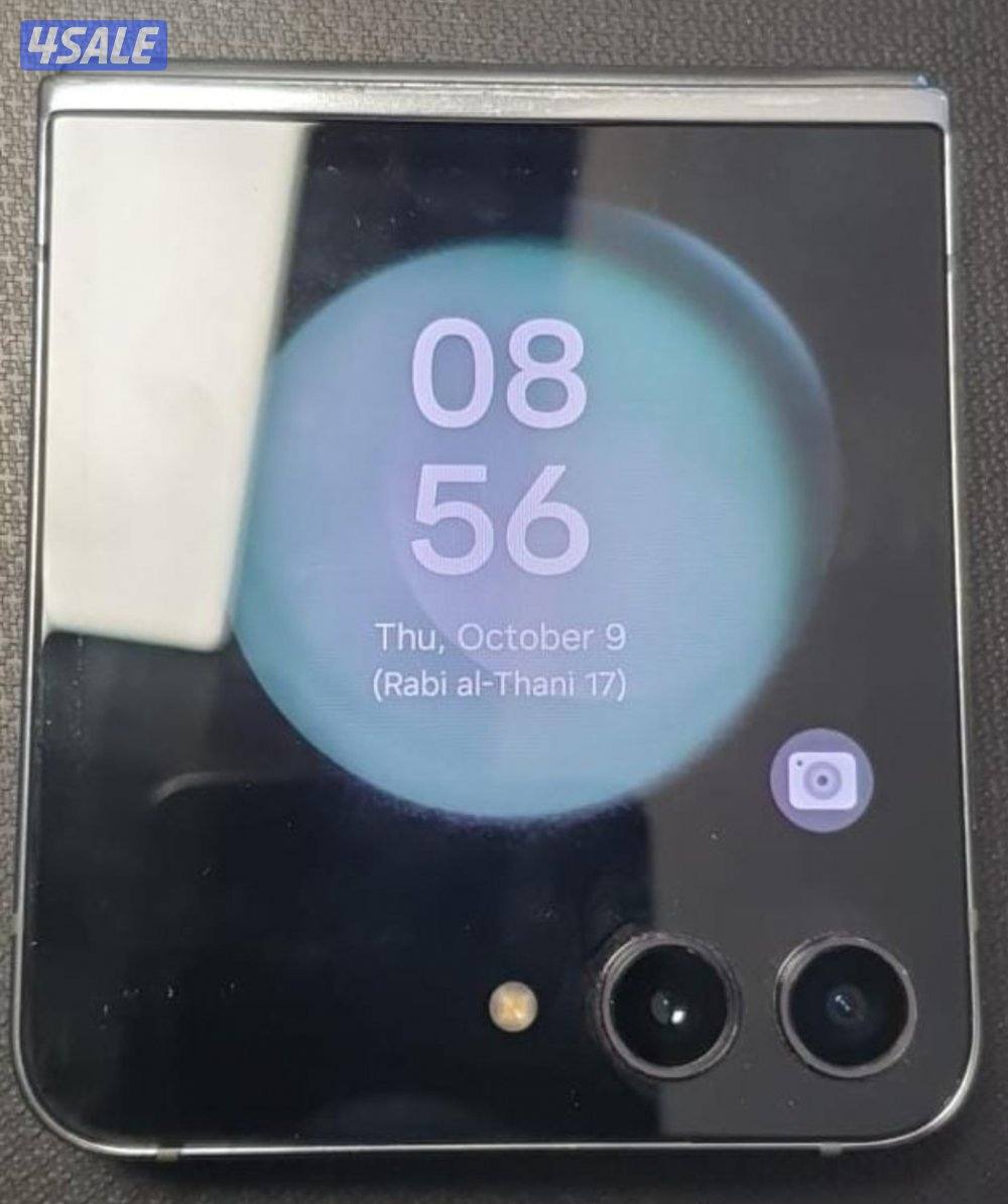 Samsung Galaxy Z Flip 5 Green - 256 GB- Good Condition1