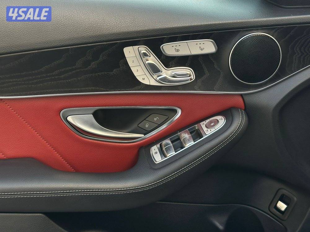 مرسيدسC200 (مواصفات خاصه) موديل2019 عداد86الف وارد الملا سيرفس متتظم10