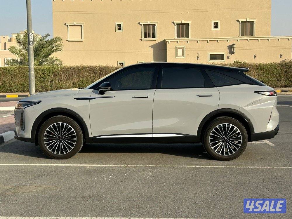 بريميوم RX400T موديل 2025 ماشي 9 آلاف وكاله3