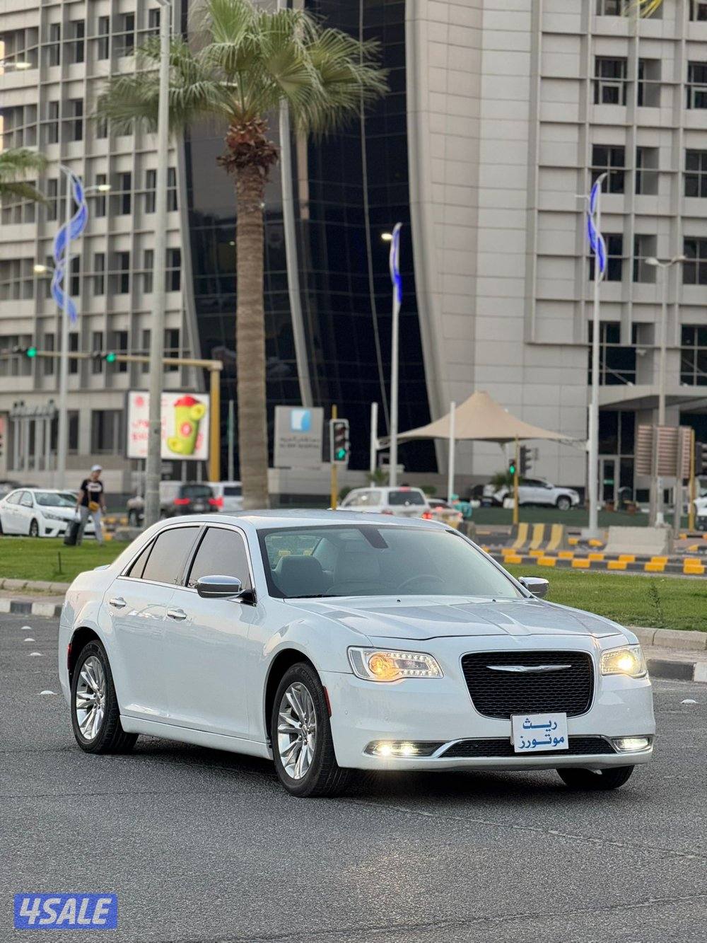 للبيع كرايزلر 300 موظيل ٢٠١٩0