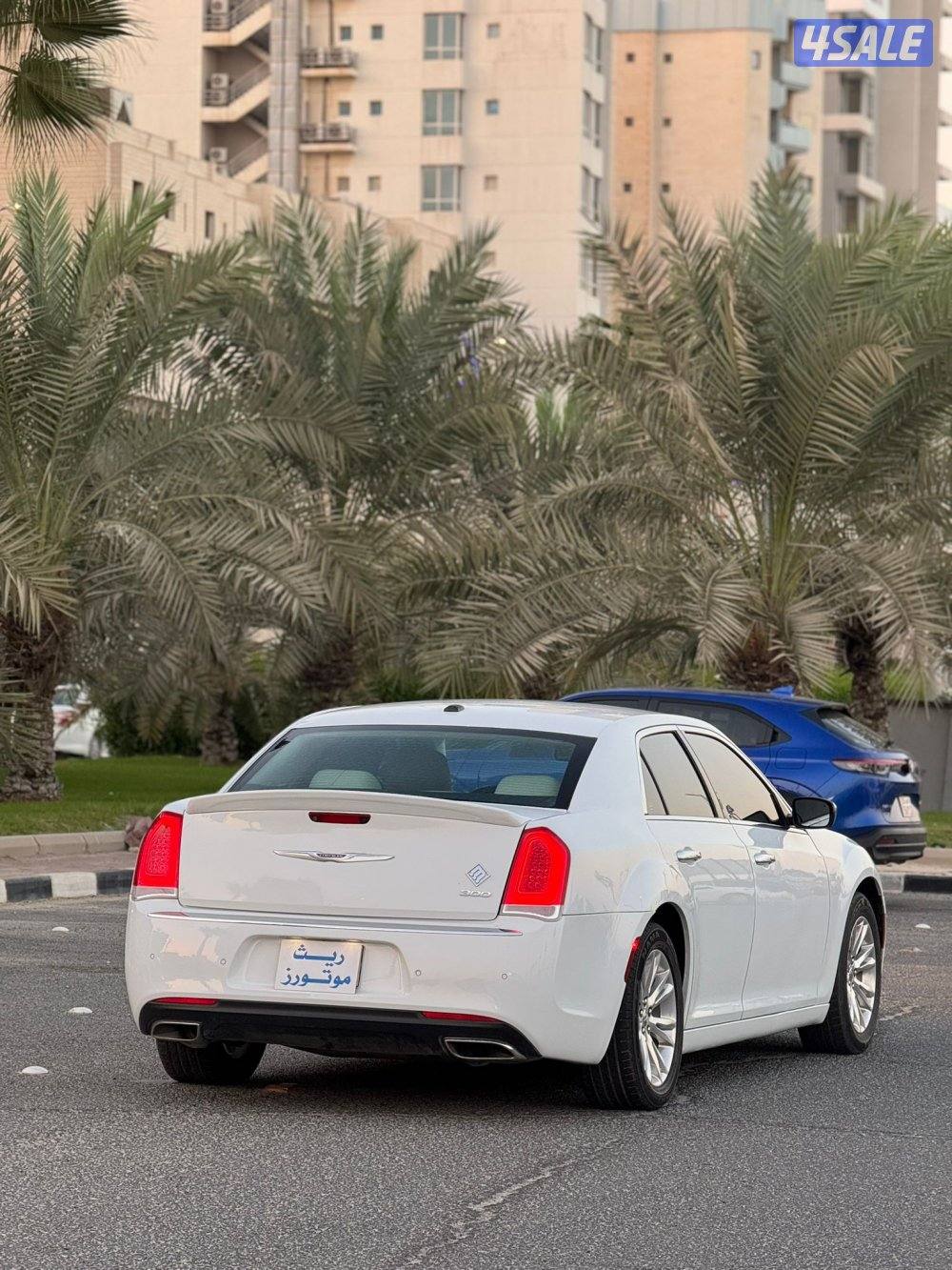 للبيع كرايزلر 300 موظيل ٢٠١٩2