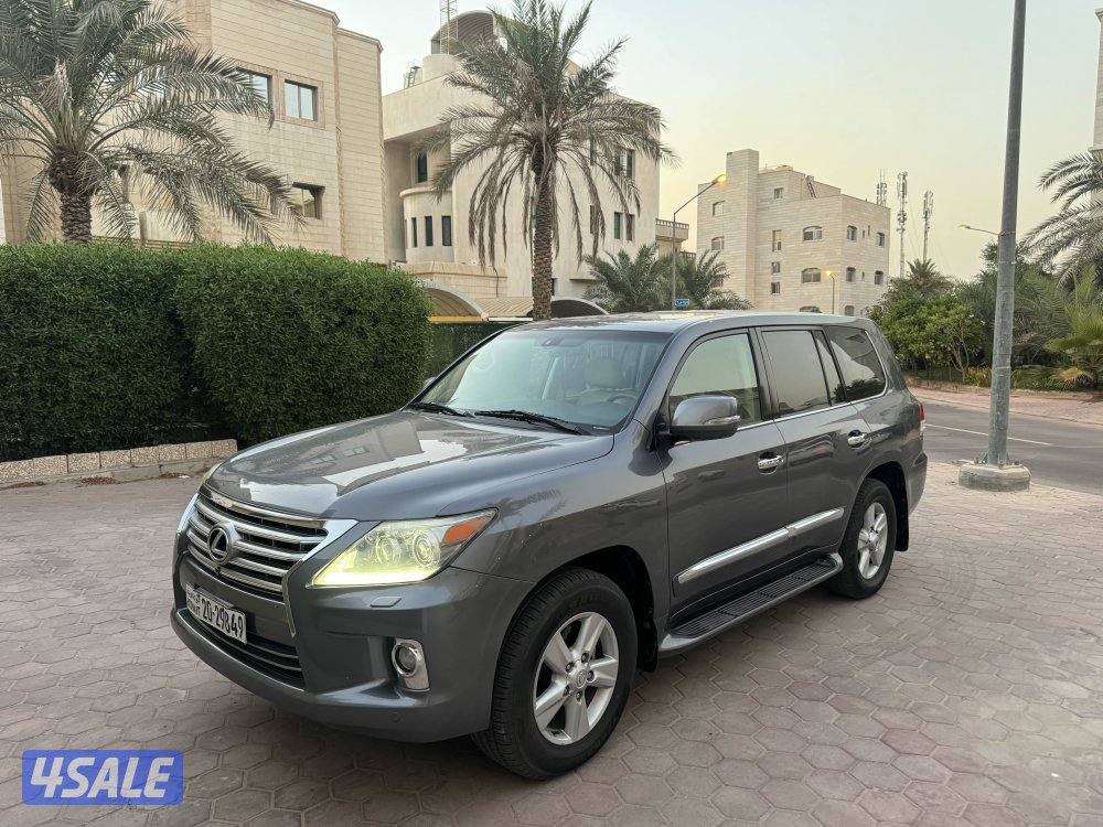 للبيع لكزس LX570 موديل 20120