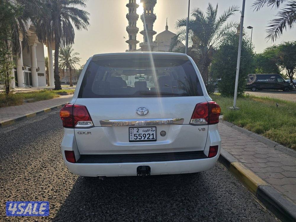لاندكروز GXR الساير ٨ سلندر بحالة ممتازة12
