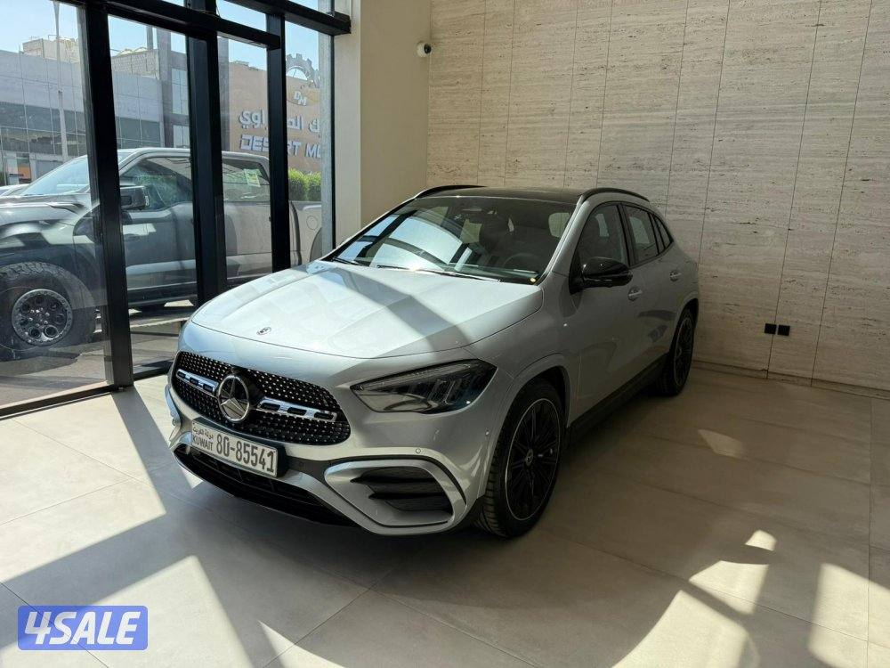 Mercedes GLA 200 / 13 L / 4 Cylinder0