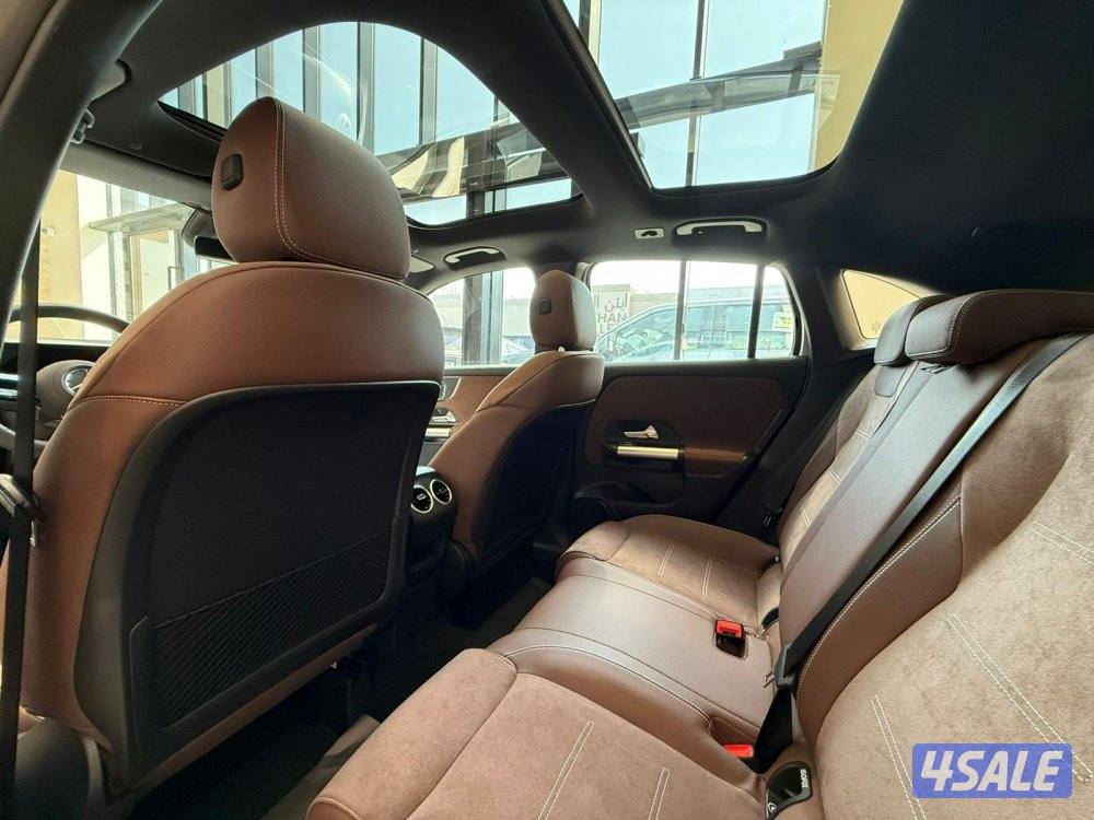 Mercedes GLA 200 / 13 L / 4 Cylinder8