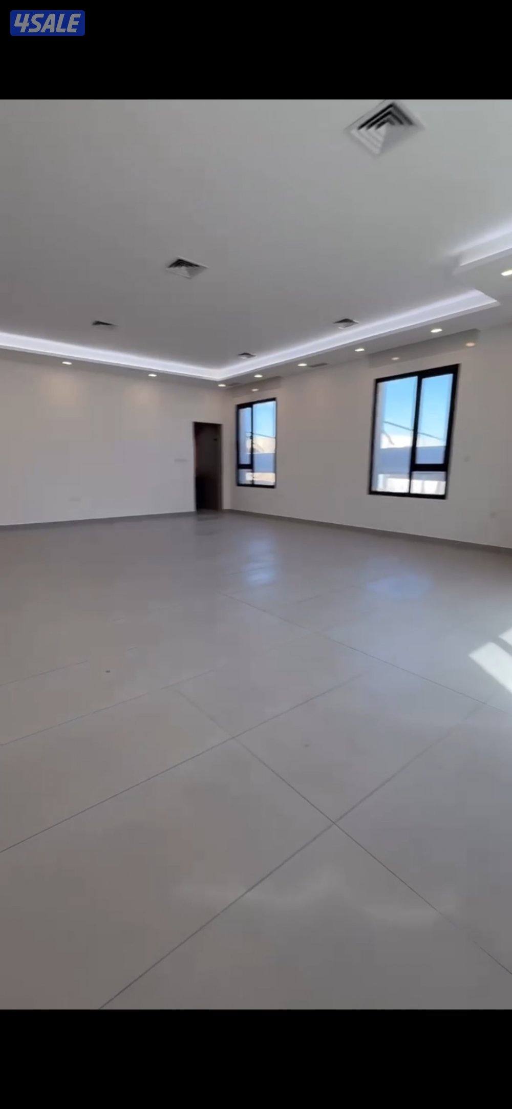 للإيجار دوار ارضي ٤ غ ماستر وصاله ومطبخ غ خاادمه غ غسيل مدخل ومخرج سهل1