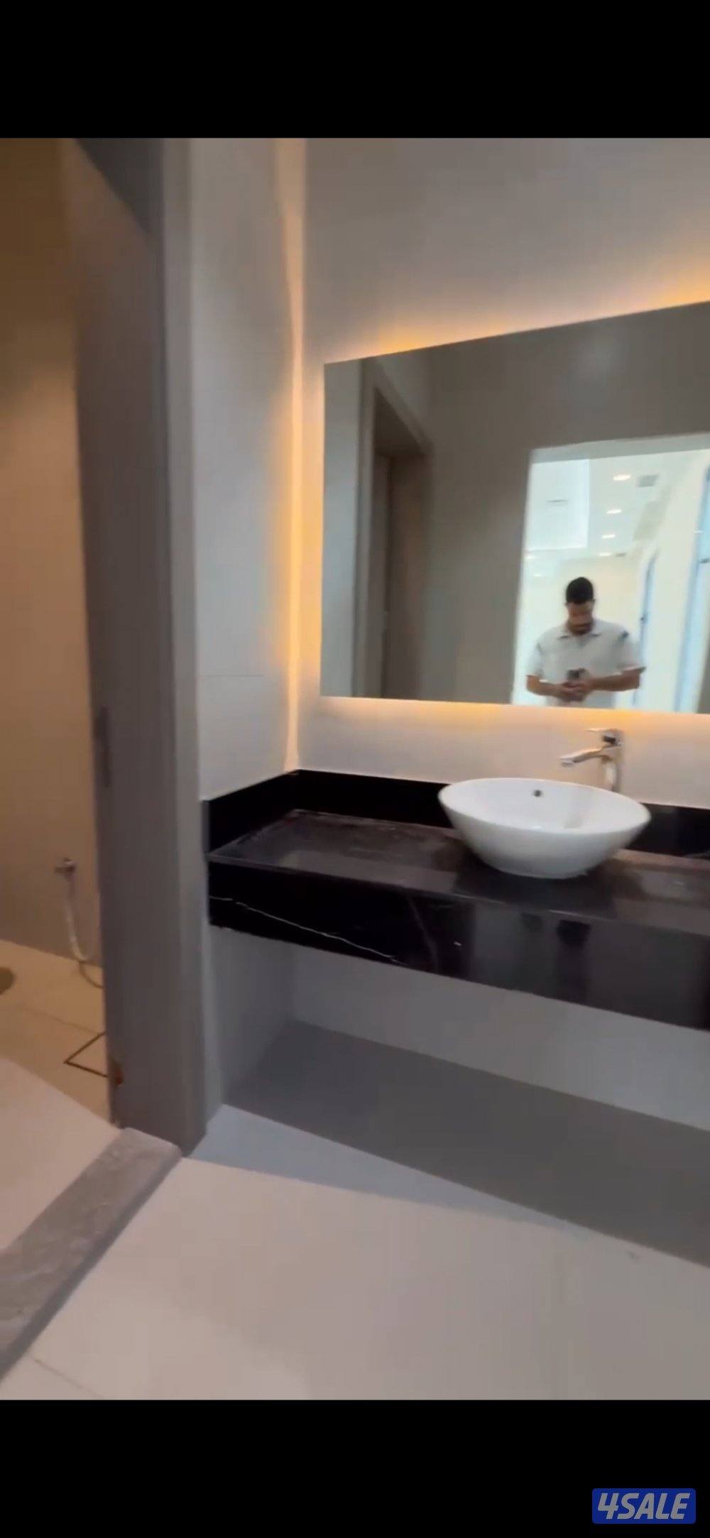 للإيجار دوار ارضي ٤ غ ماستر وصاله ومطبخ غ خاادمه غ غسيل مدخل ومخرج سهل3