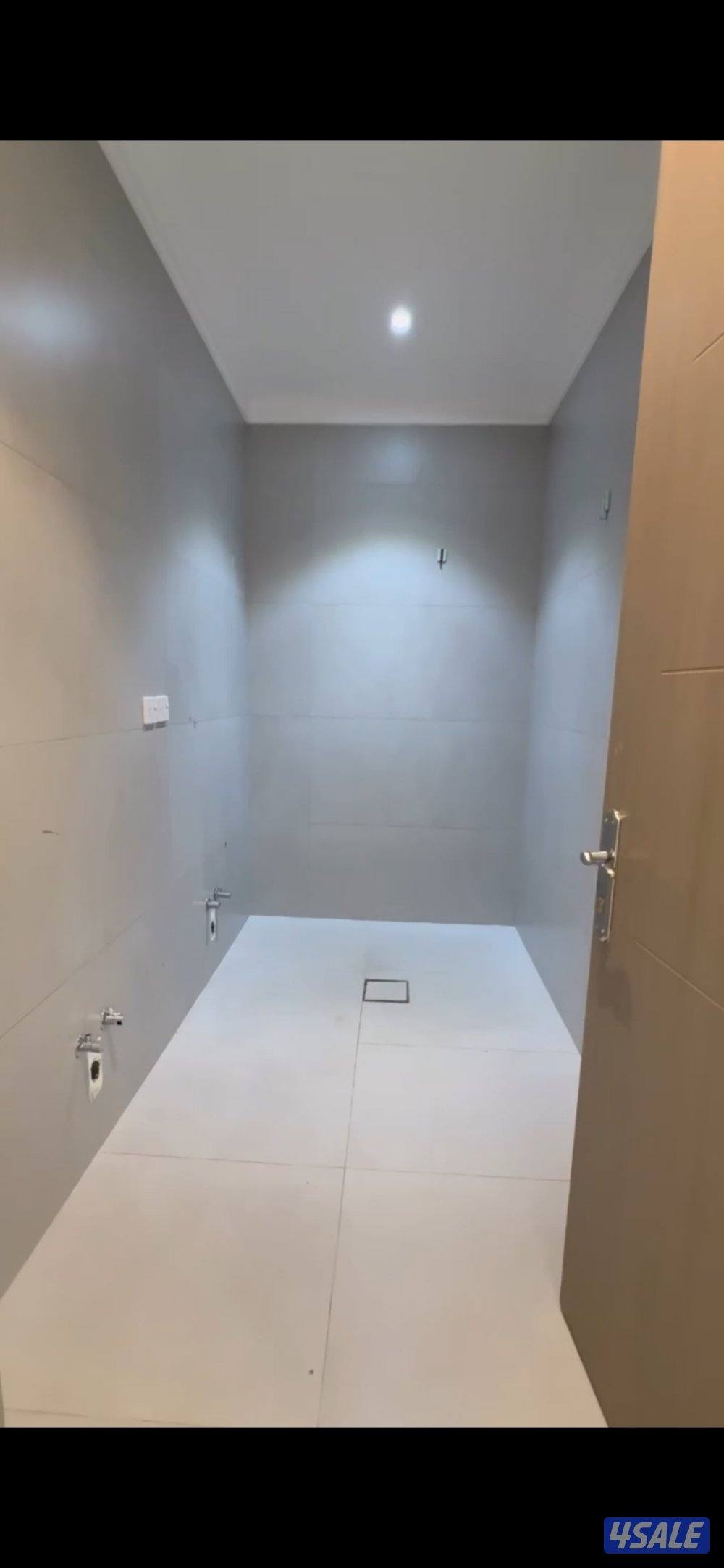 للإيجار دوار ارضي ٤ غ ماستر وصاله ومطبخ غ خاادمه غ غسيل مدخل ومخرج سهل8