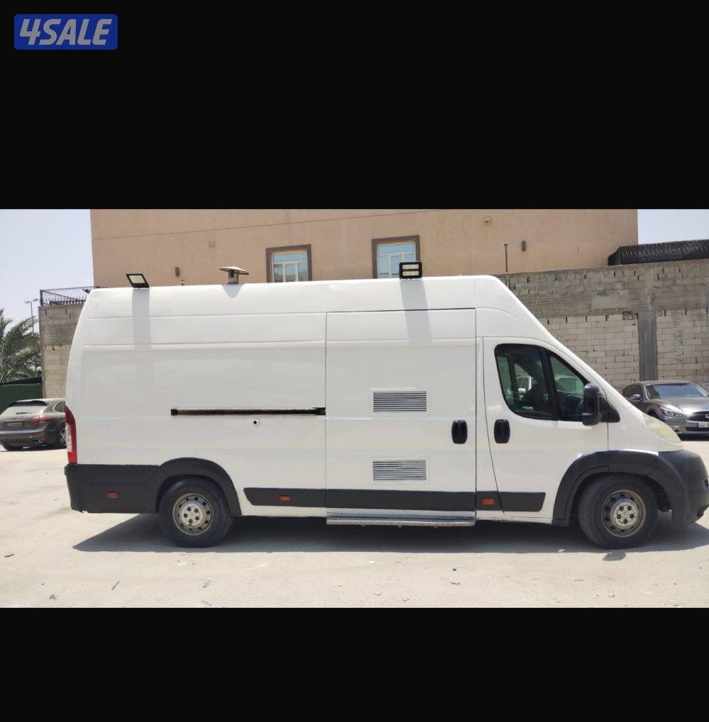 للاجار/ ضمان  عربه متنقله يوجد عليها رخصه مأكولات ومشروبات3