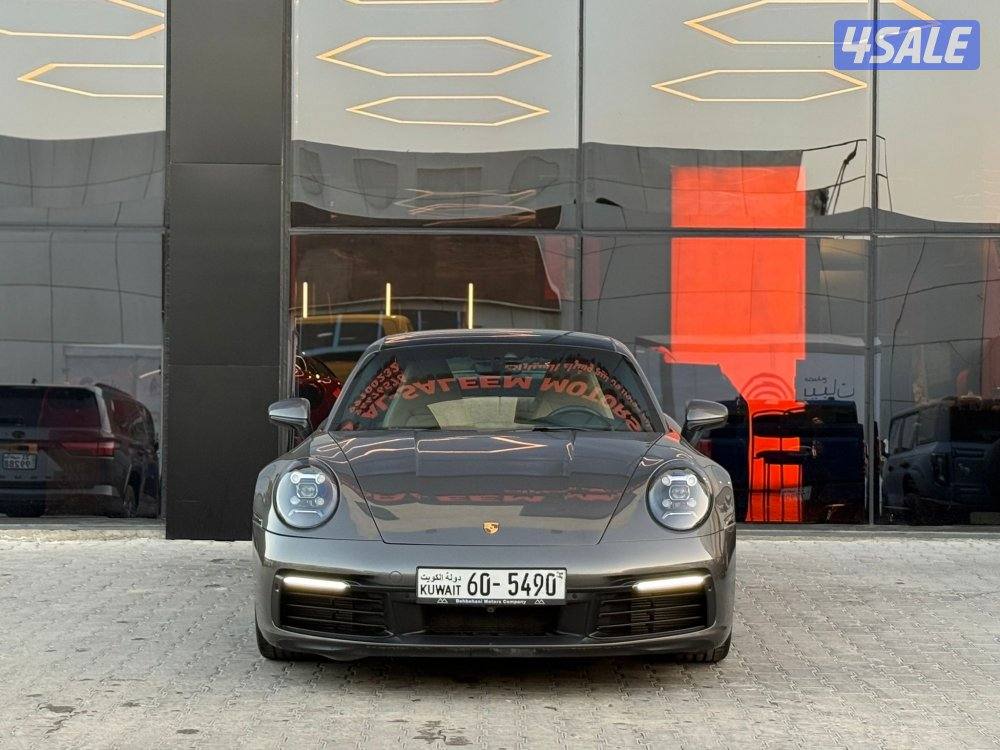 PORSCHE 911 CARRERA _2021 عداد 33 الف فقط2