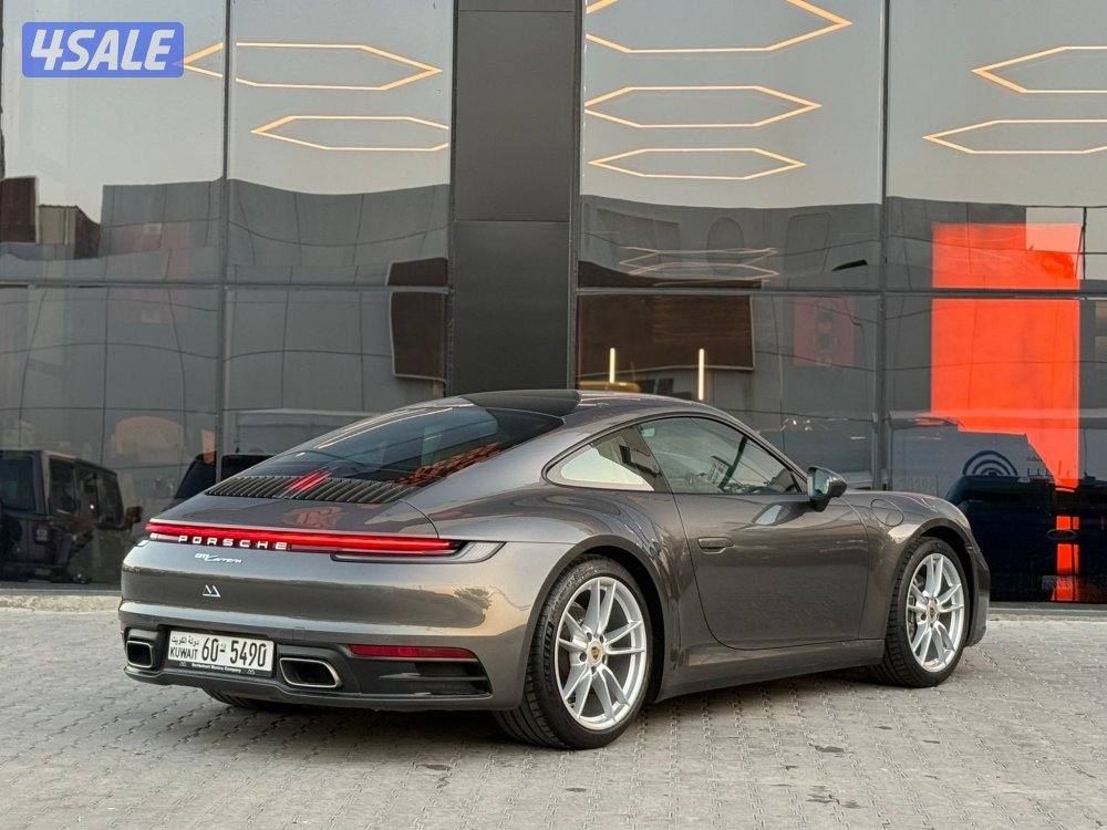 PORSCHE 911 CARRERA _2021 عداد 33 الف فقط4
