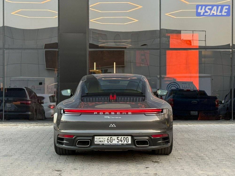 PORSCHE 911 CARRERA _2021 عداد 33 الف فقط5