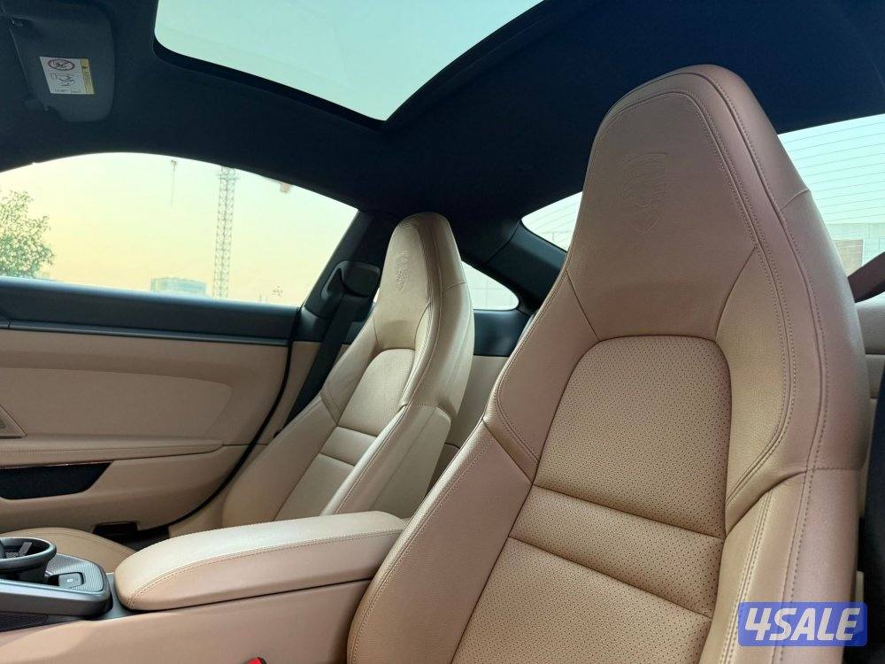 PORSCHE 911 CARRERA _2021 عداد 33 الف فقط8