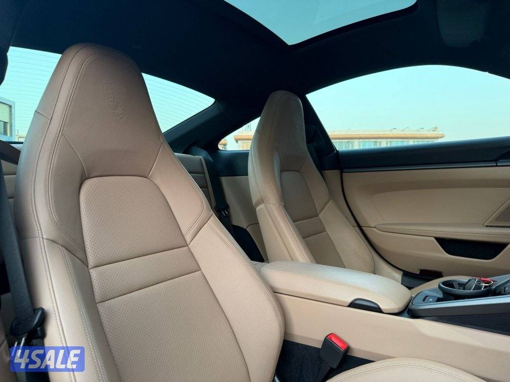 PORSCHE 911 CARRERA _2021 عداد 33 الف فقط9