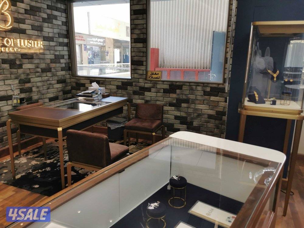 للبيع محل مجوهرات فخم جدا في المباركيه الدور الأرضي8