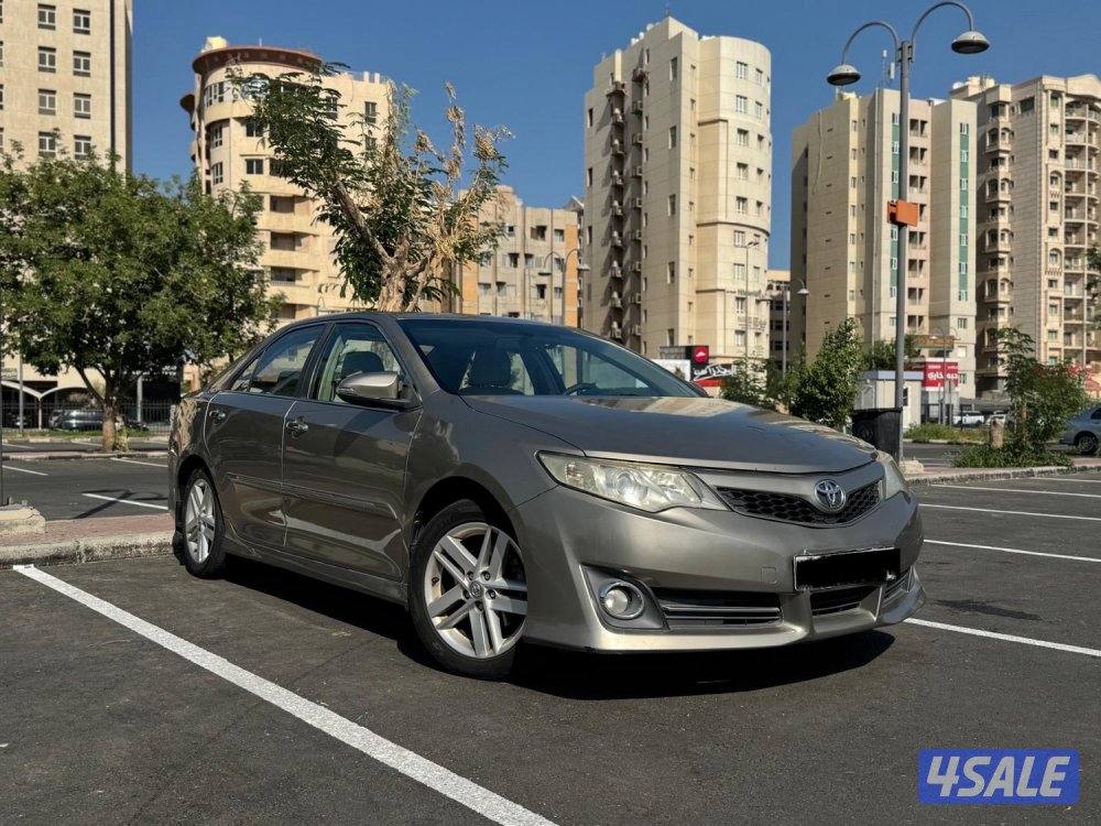 للبيع كامري GLX موديل 2013 ماشي وارد الساير كامل المواصف1
