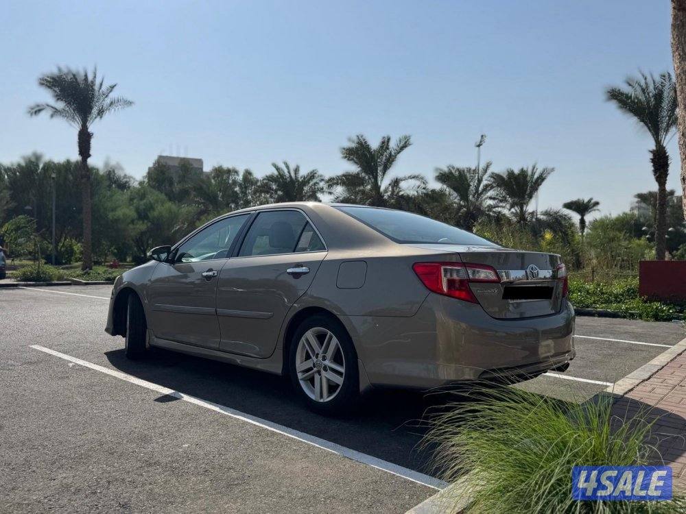 للبيع كامري GLX موديل 2013 ماشي وارد الساير كامل المواصف4