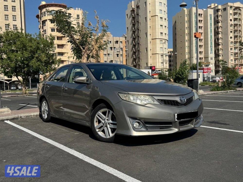 للبيع كامري GLX موديل 2013 ماشي وارد الساير كامل المواصف3