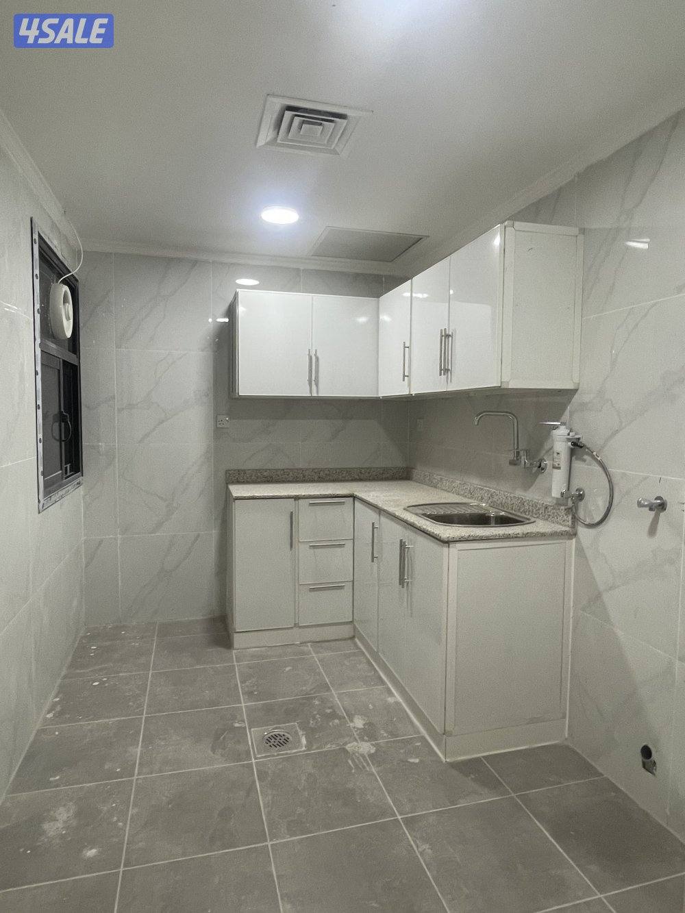 شقق للايجار غرفتين وصاله 2 حمام ومطبخ . شهر مجانا + في غرفه وصاله1