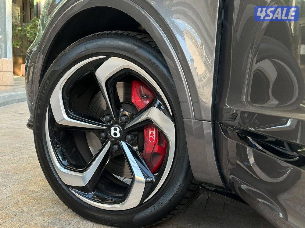 بنتليBENTAYAG S V8موديل2024 عداد5الاف وارد الزياني تحت الكفاله+الصيانه4
