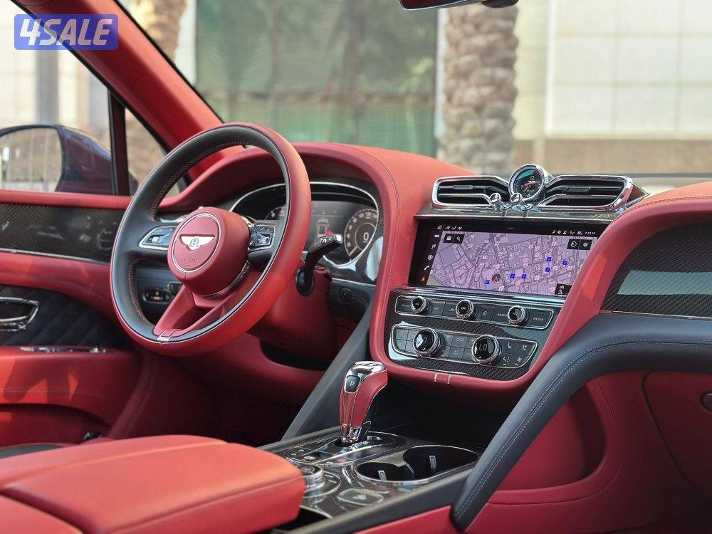 بنتليBENTAYAG S V8موديل2024 عداد5الاف وارد الزياني تحت الكفاله+الصيانه5