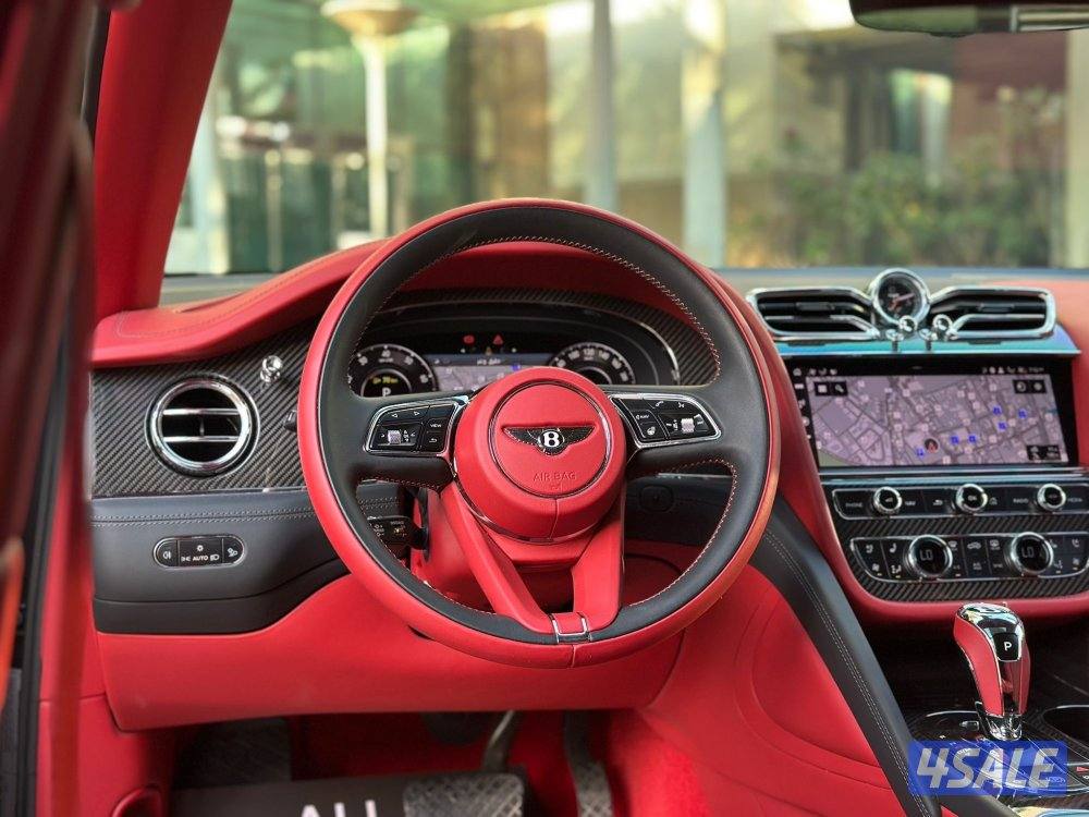 بنتليBENTAYAG S V8موديل2024 عداد5الاف وارد الزياني تحت الكفاله+الصيانه6