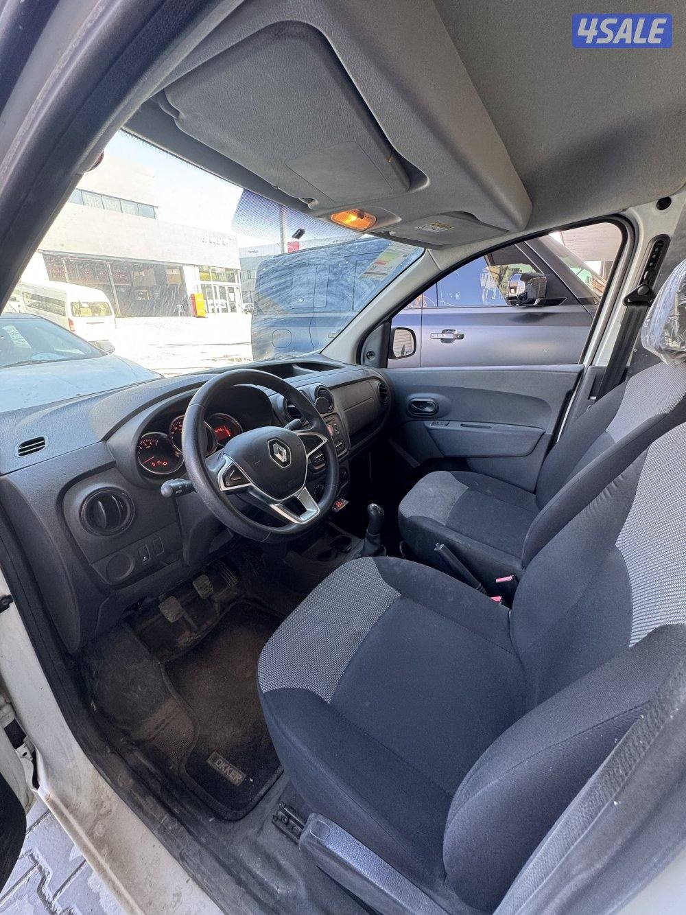 رينو دوكر مع ثلاجة ٢٠٢١2