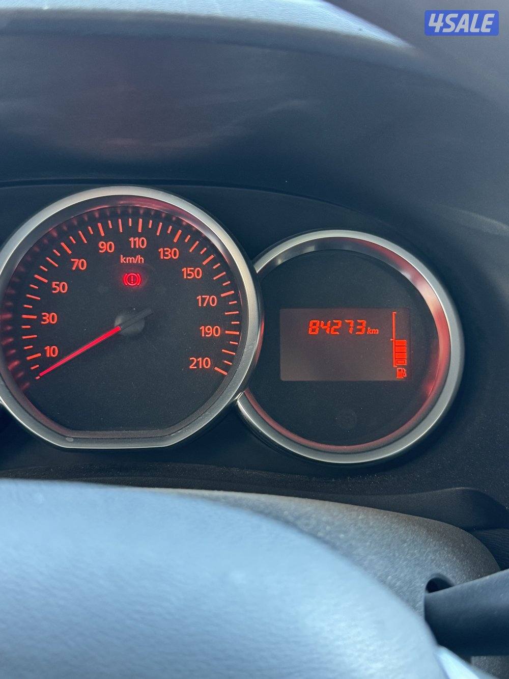 رينو دوكر مع ثلاجة ٢٠٢١3