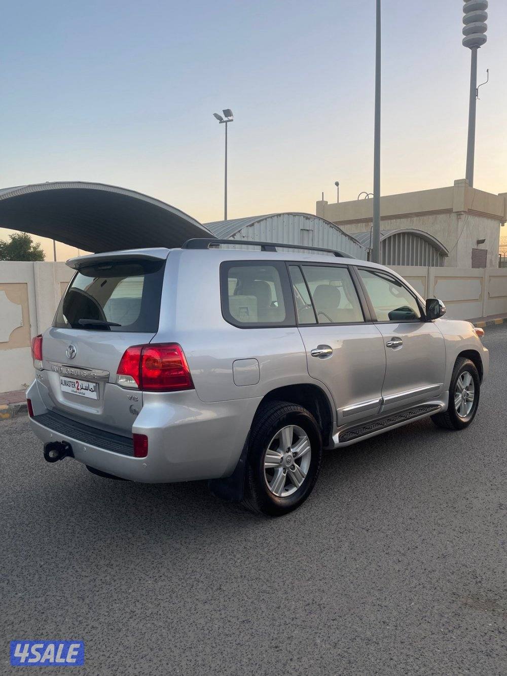 لاند كروز GXR  صبغ الوكاله ما عادا قطعه الساير فحص جير مكينه شاصي3