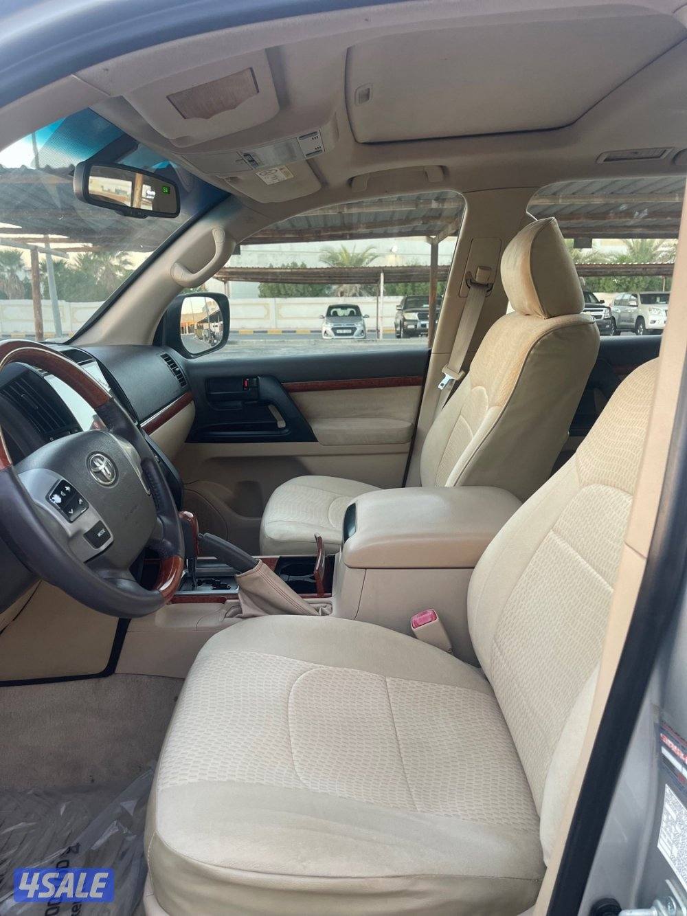 لاند كروز GXR  صبغ الوكاله ما عادا قطعه الساير فحص جير مكينه شاصي8